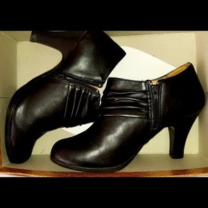 CROFT & BARROW ANKLE BOOTS)